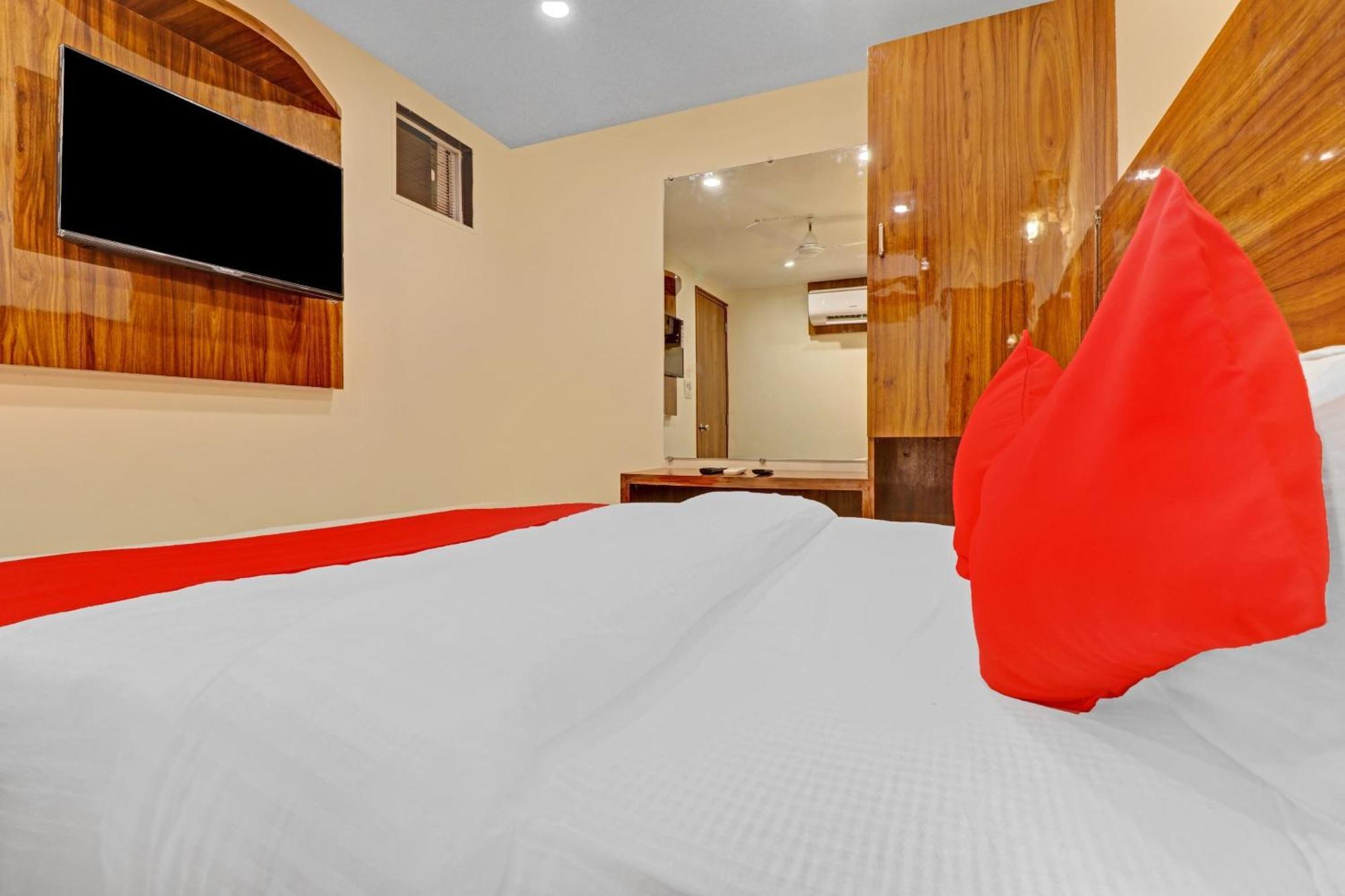 Hotel O Royal Park Bombay Esterno foto